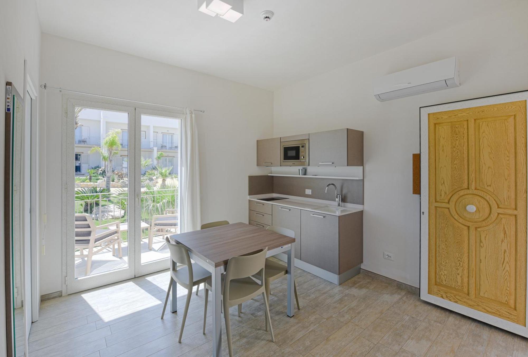 Hotel La Blanca & 4*