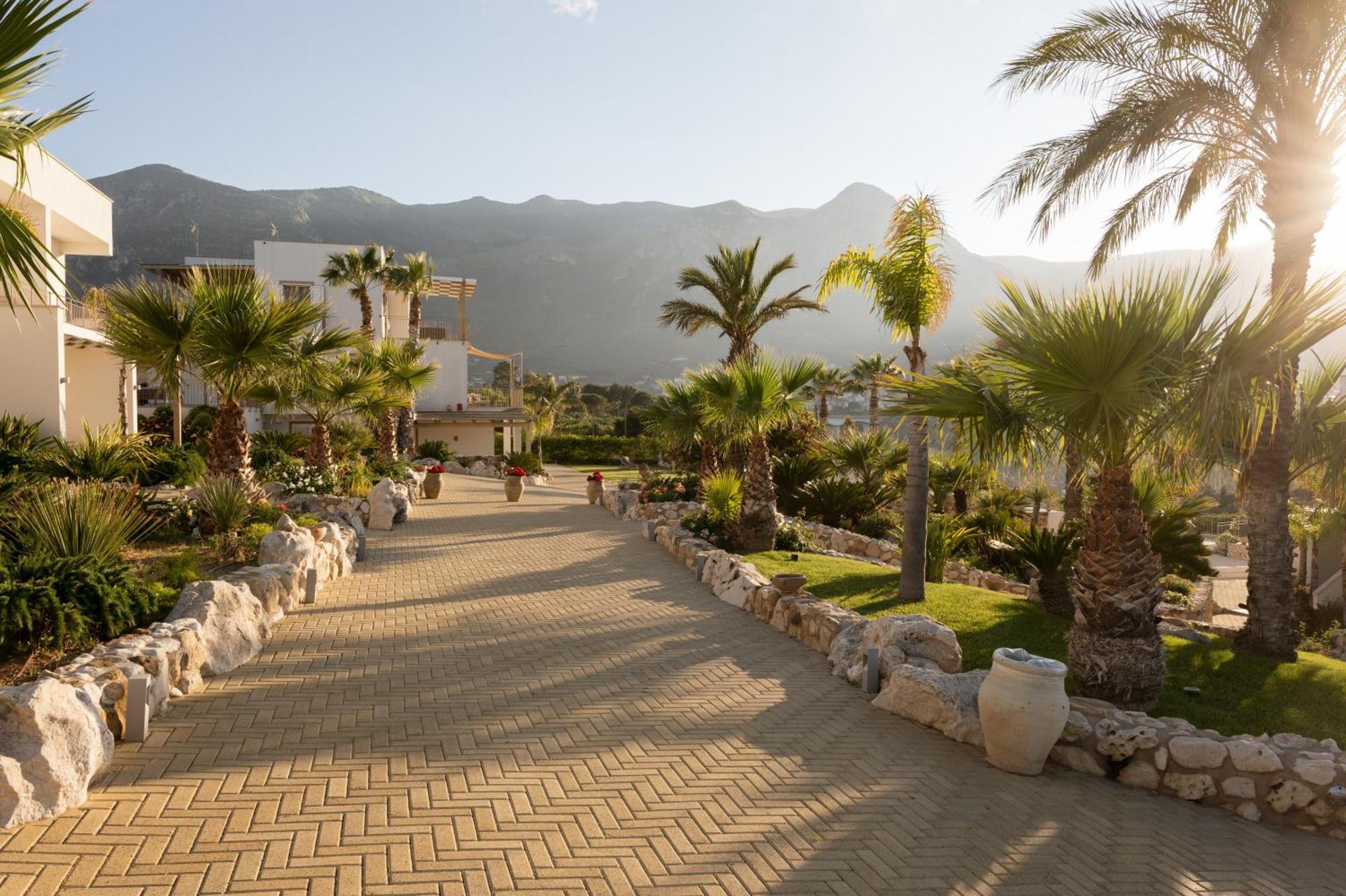 Hotel La Blanca & 4*