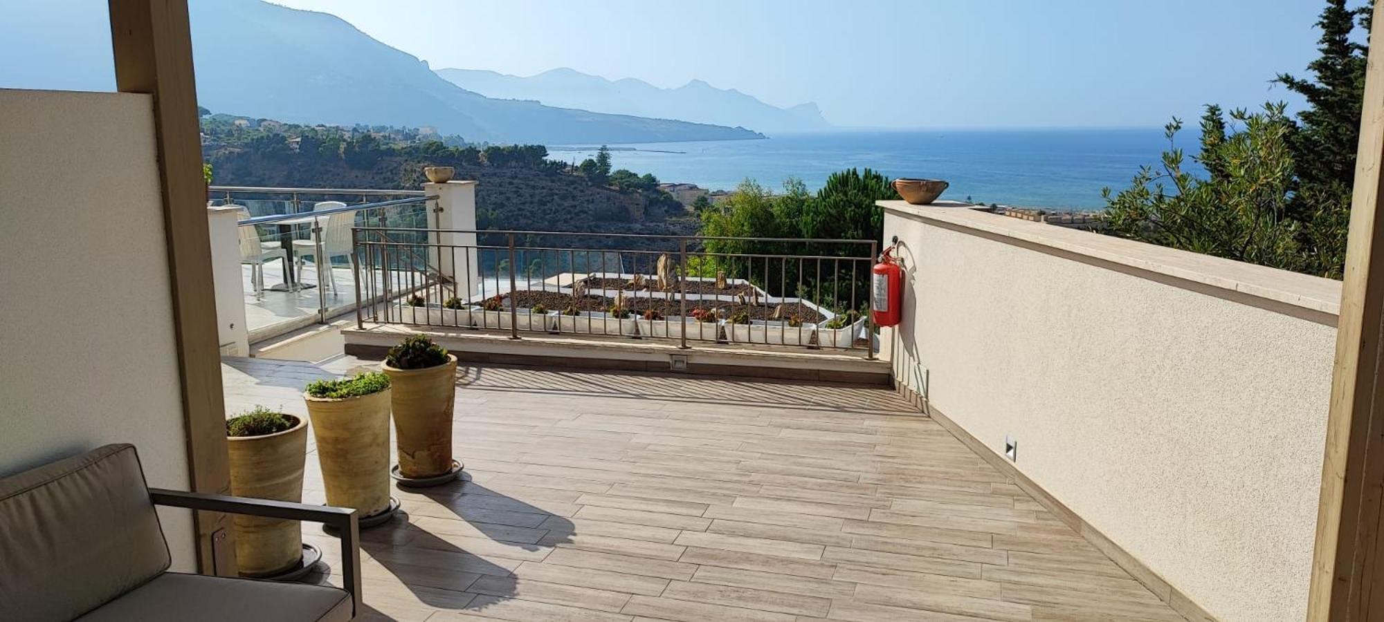 Hotel La Blanca & Castellammare del Golfo