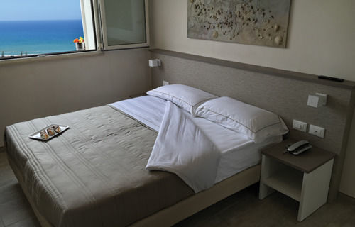 Hotel La Blanca & 4*